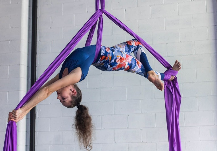 Trimestral: Danza Aérea | Primaria: 1st a 6th | MARTES Y JUEVES | 6:00pm - 7:00pm